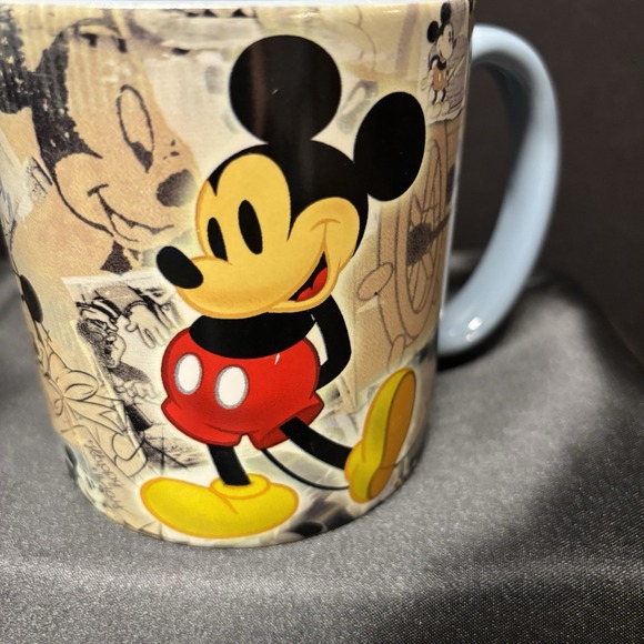 2003 Mickey Mouse Newspaper Collage Large Coffee‎ Cup Mug Disney World  4.75x5.8 - Picture 6 of 6